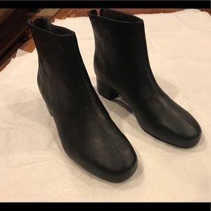 Black back zip low heel bootie NWOT